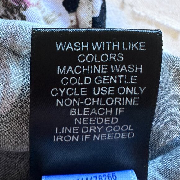 Torrid Size 5 Black Vintage Floral Y-neck shirt - Picture 3 of 12